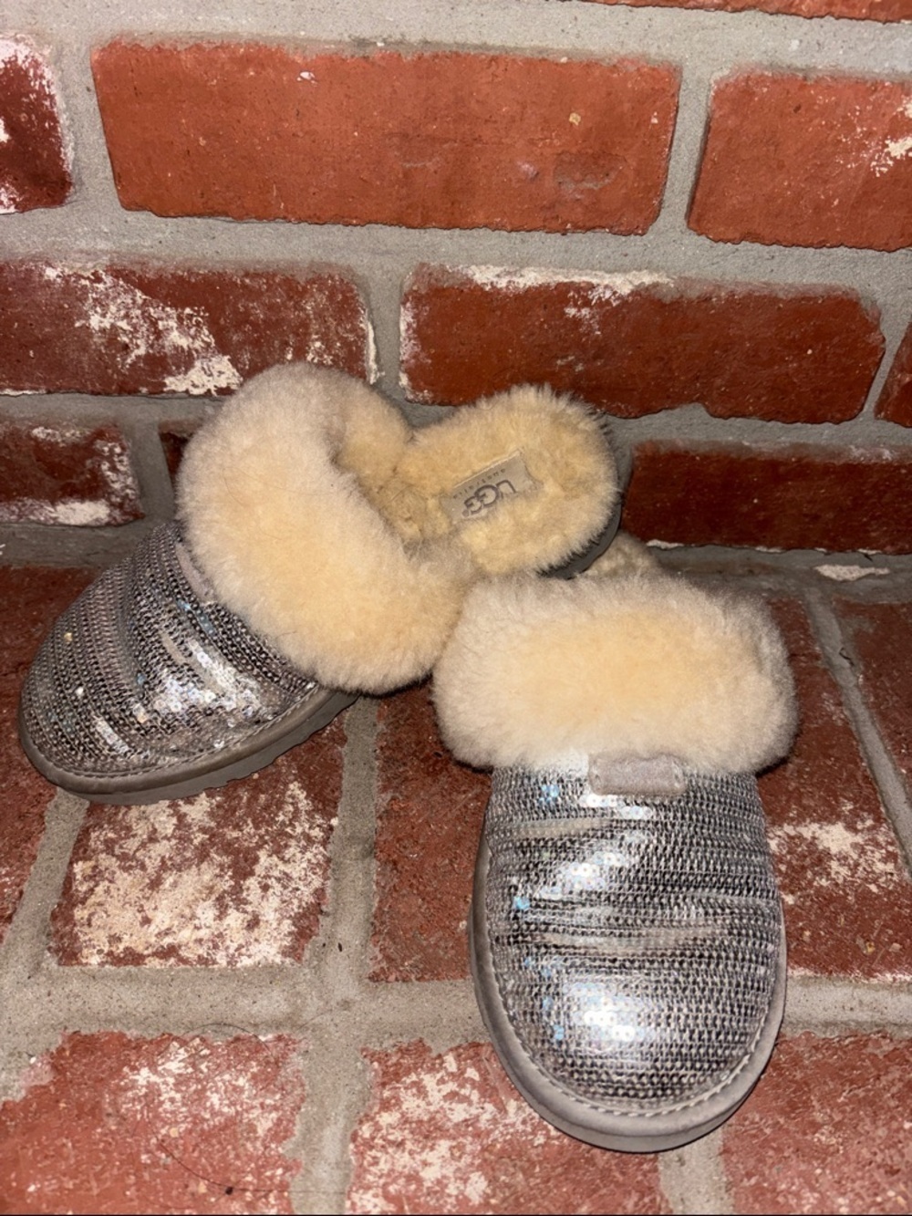 UGG Australia Silver Sequin Shearling Clog Slippers Girl’s Size 5